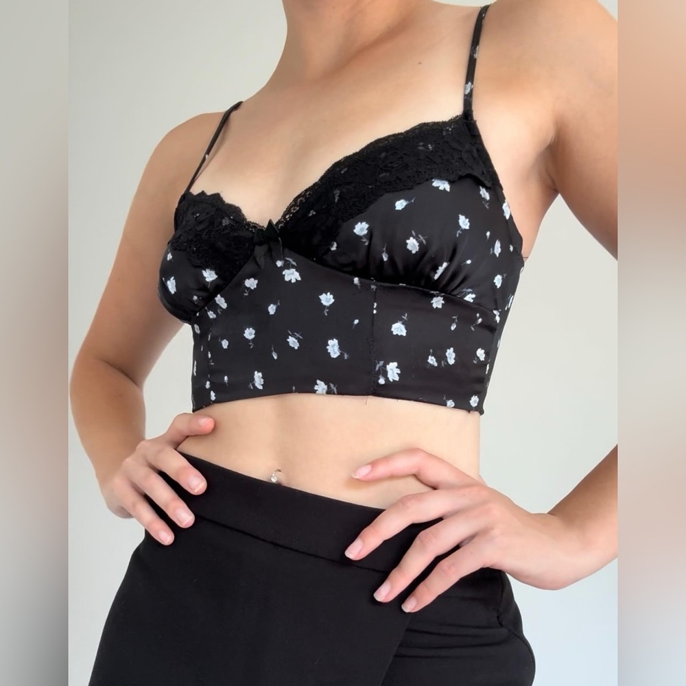 Sleeveless crop top